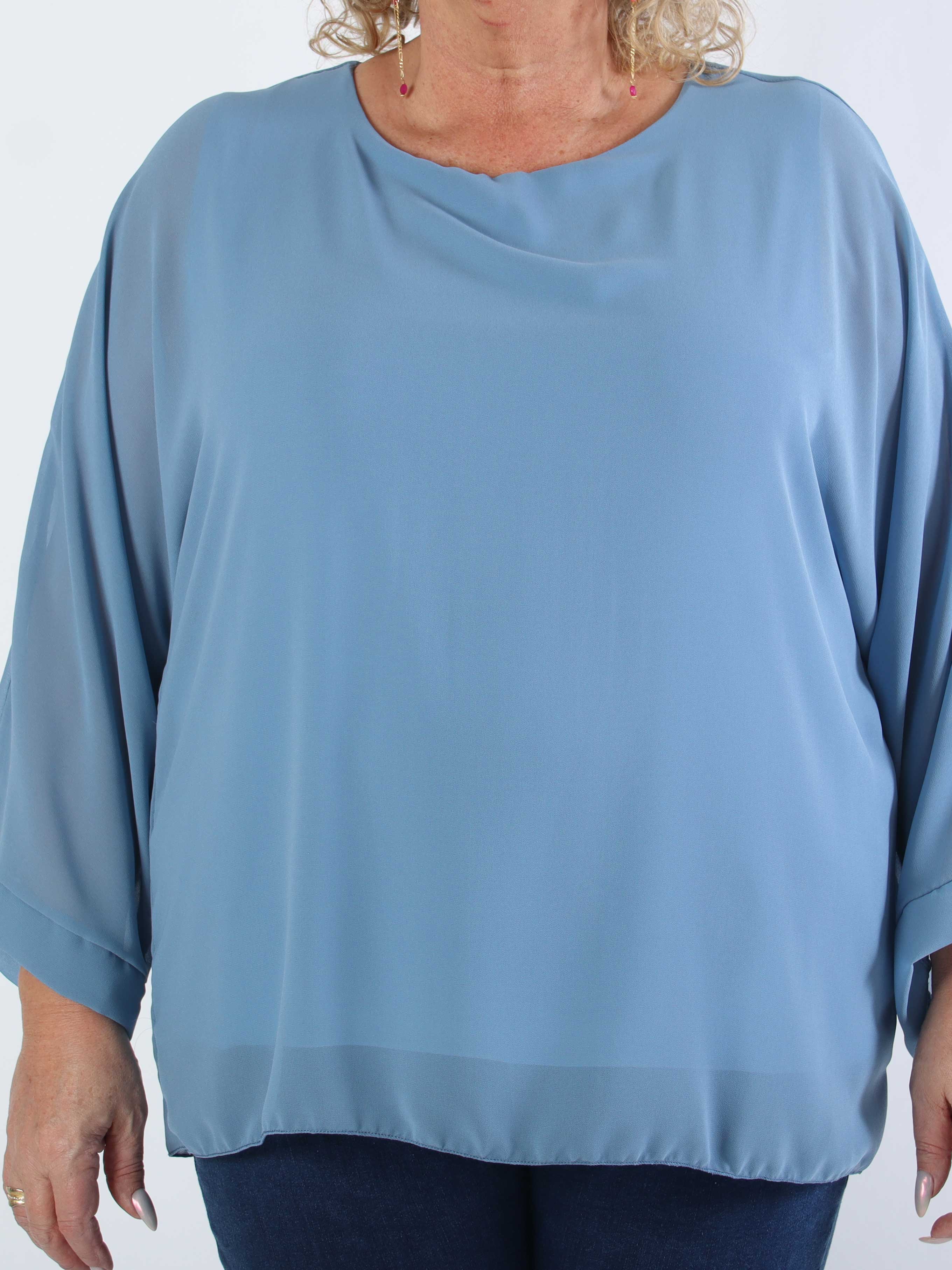 Flores - Plus size-tunika med chiffonglager och halvgenomskinliga ärmar